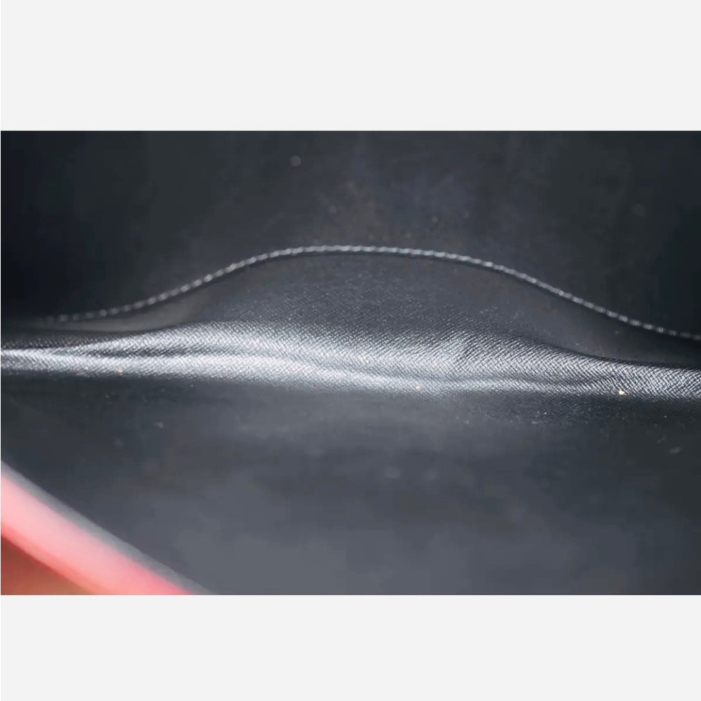 ❤️🔥Auth Louis Vuitton Red Clutch Bag /Shoulder bag converted - Picture 14 of 17